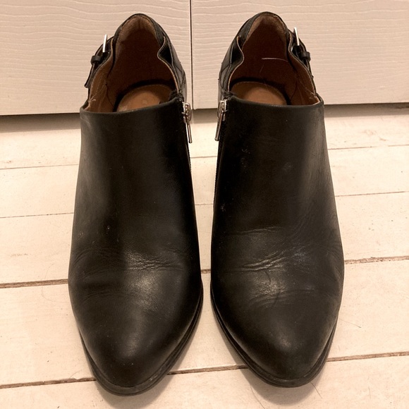 Clarks Ankle Boot - Picture 8 of 9